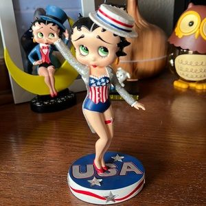 Betty snoop “star spangled Betty” Collector Figurine 1999.